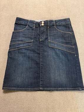 Tommy Hilfiger Dark Wash Denim Midi Skirt with Cargo Pockets